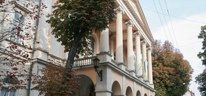 Два в одному: у львівському театрі відкрили еротичний клуб