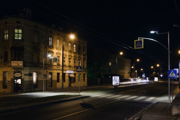 У Львові освітлили пішохідні переходи. Фото: ЛМР