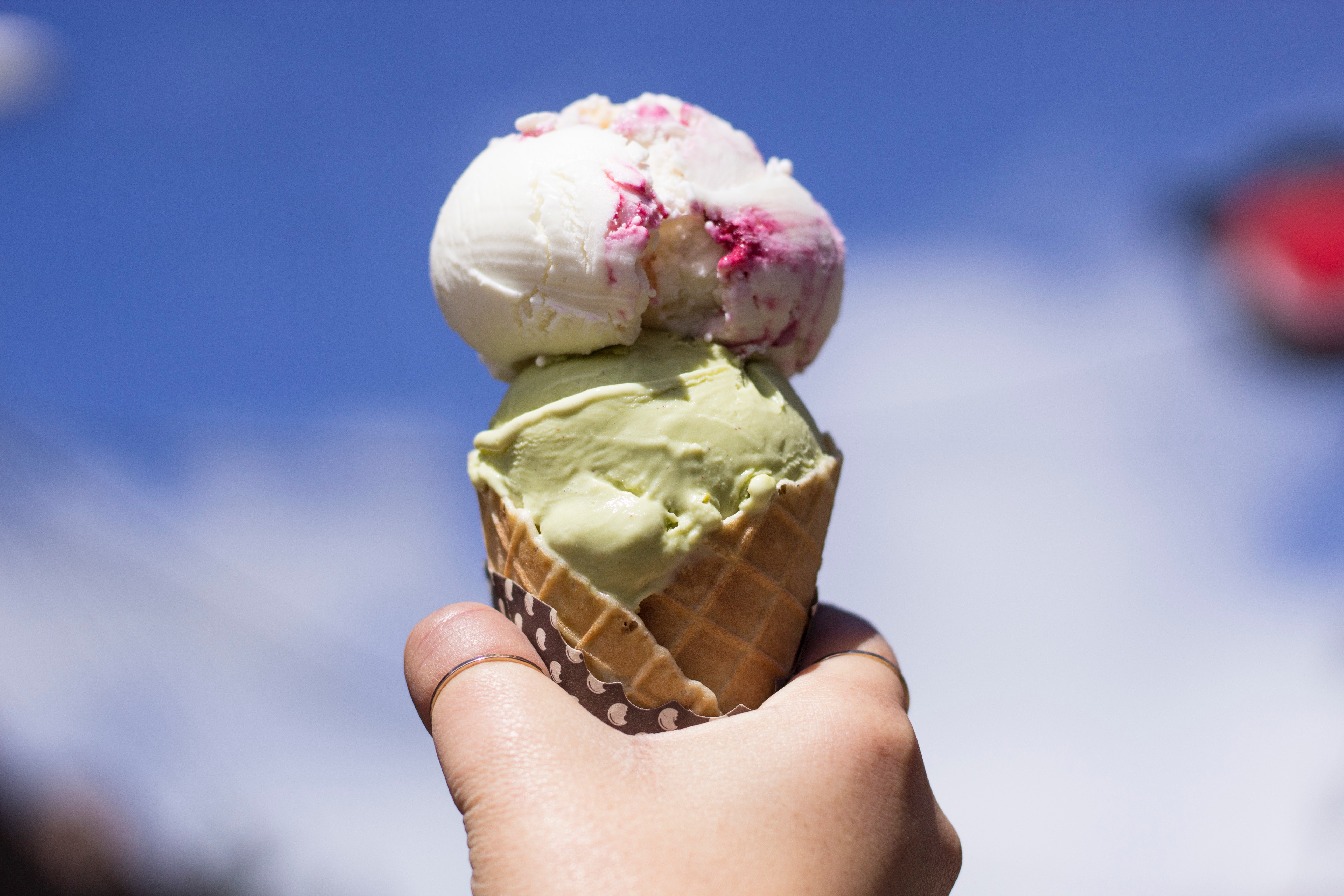 Сміливо їжте морозиво, коли болить горло.