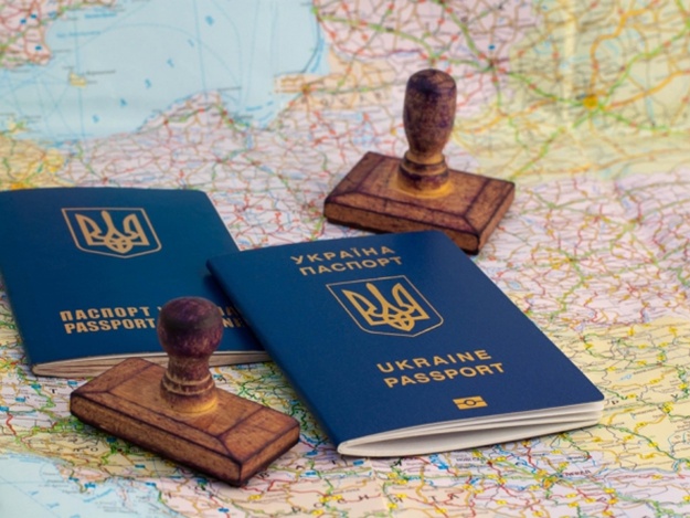 Скільки чекати на закордонний паспорт у Львові.