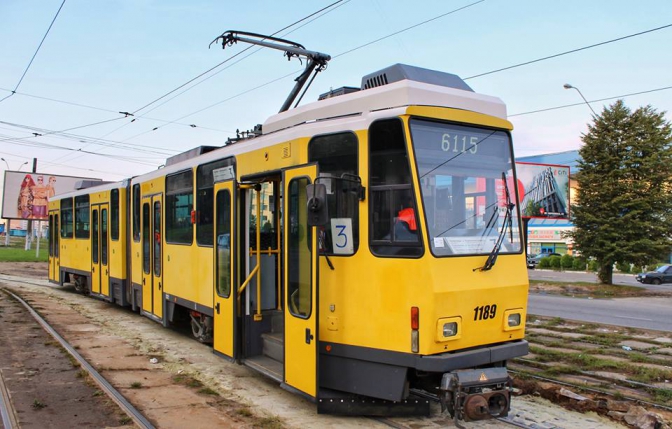У Львові виїхав на маршрут перший вживаний трамвай, придбаний у Берліні. Фото Данила Васильчука.