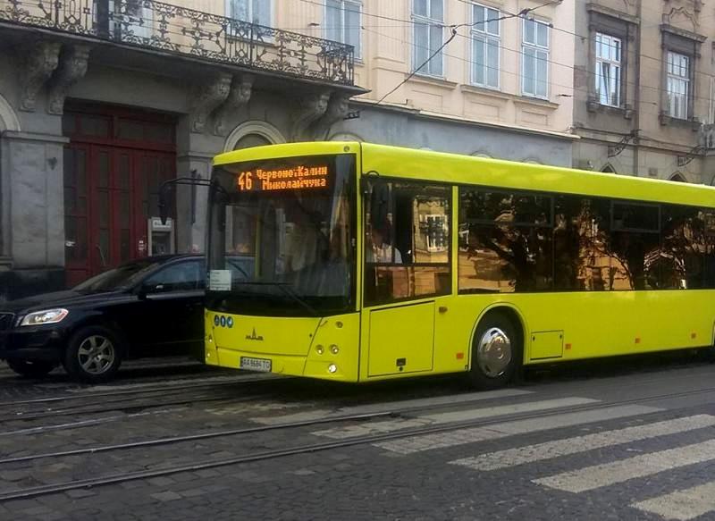 Великогабаритні білоруські автобуси виїхали на маршрути у Львові