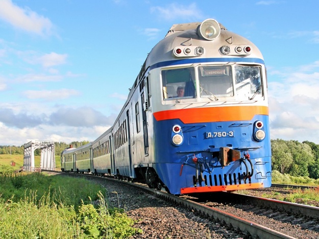 «Львівська залізниця» змінила графік руху приміських поїздів