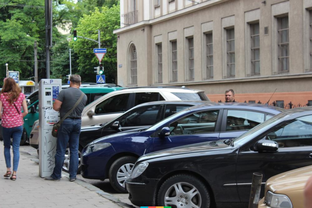 У Львові запровадять нові абонементи на паркування. Фото: Ulvovi.info