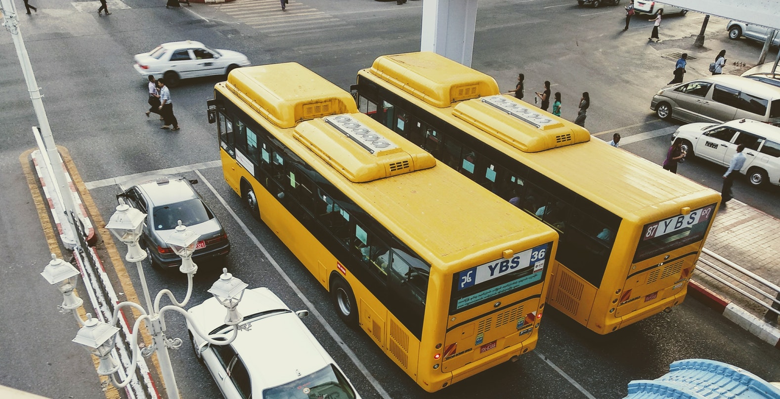 У Львові зареєстрували петицію з пропозицією, аби перевізників на міські автобусні маршрути обирали містяни.