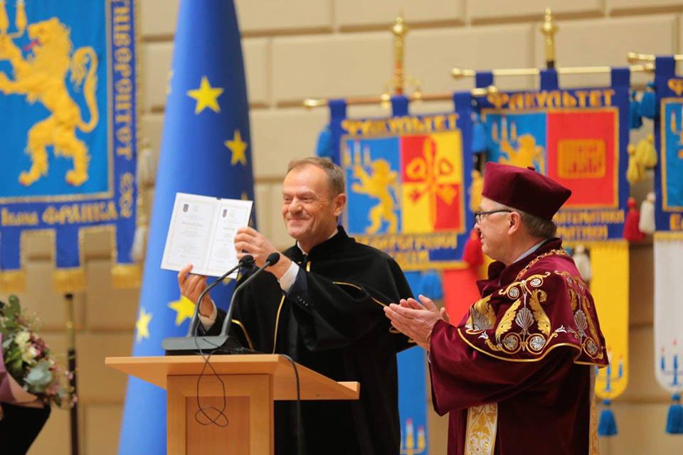 Дональд Туск став почесним доктором львівського університету