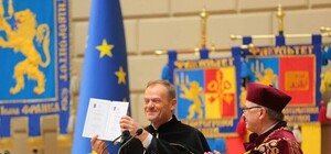 Фото дня: Дональд Туск став почесним доктором львівського університету