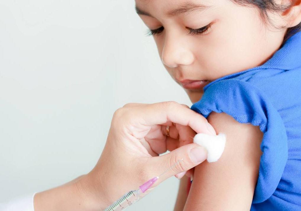 У львівських школах вакцинуватимуть дітей: перелік 