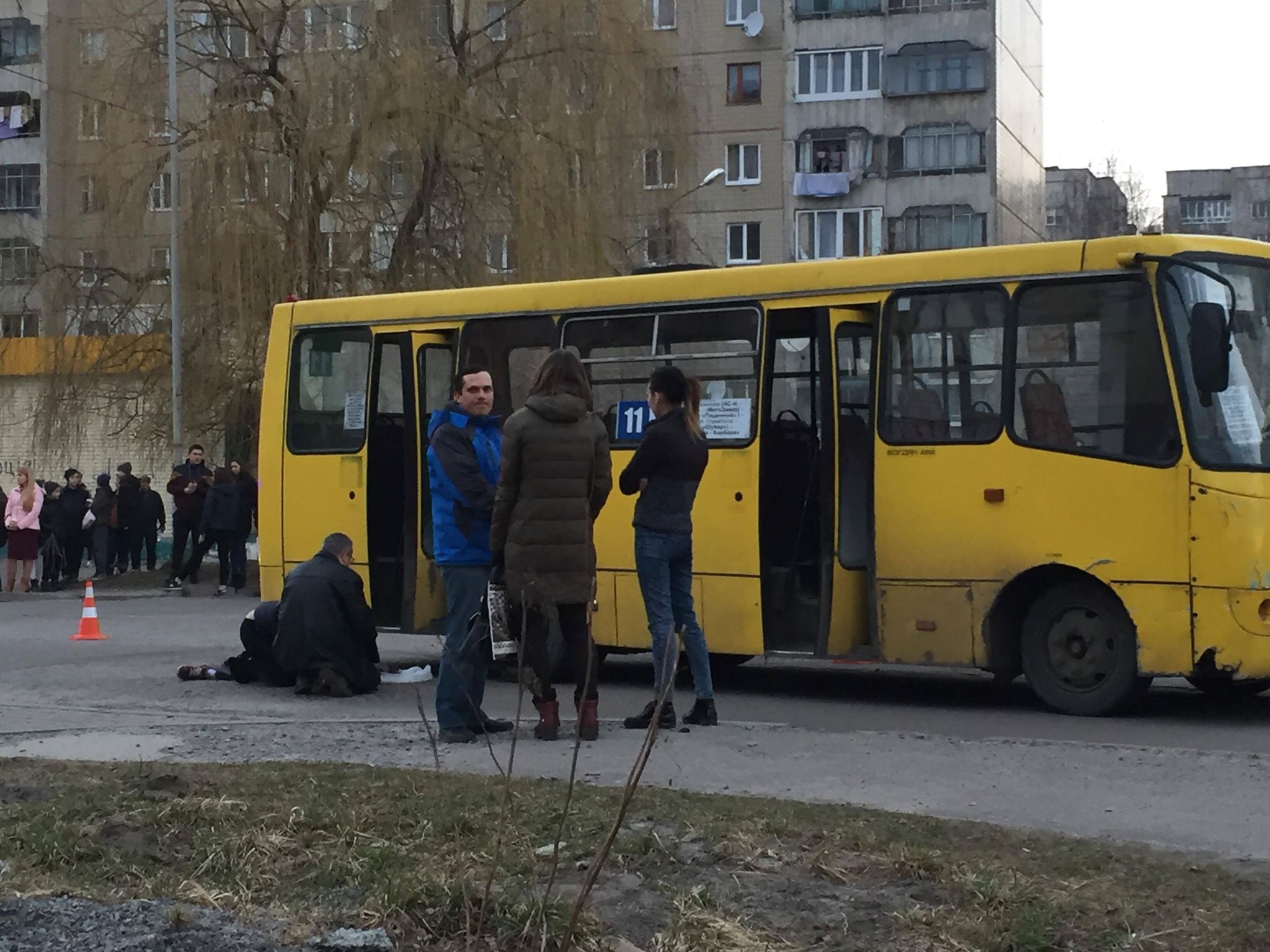 У Львові водій автобуса насмерть збив 10-річну дівчинку.
