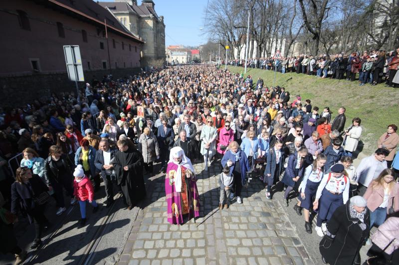 Львовом пройшла 60-тисячна молитовна хода. Фото Львівська міськрада.