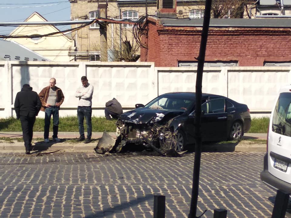На Городоцькій у Львові автомобіль зіткнувся з трактором