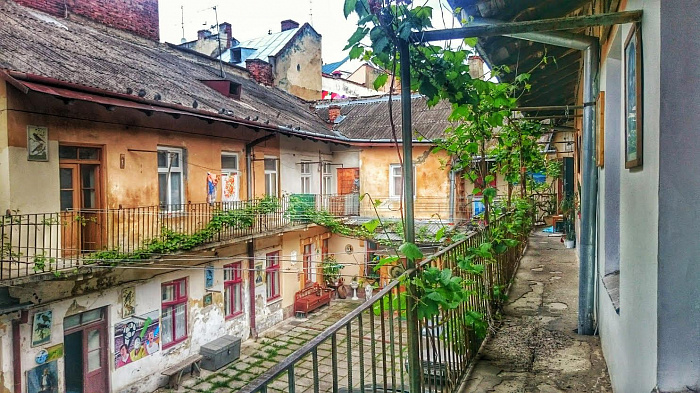 У Львові шукають найгостинніші двори для встановлення компостерів для сміття.