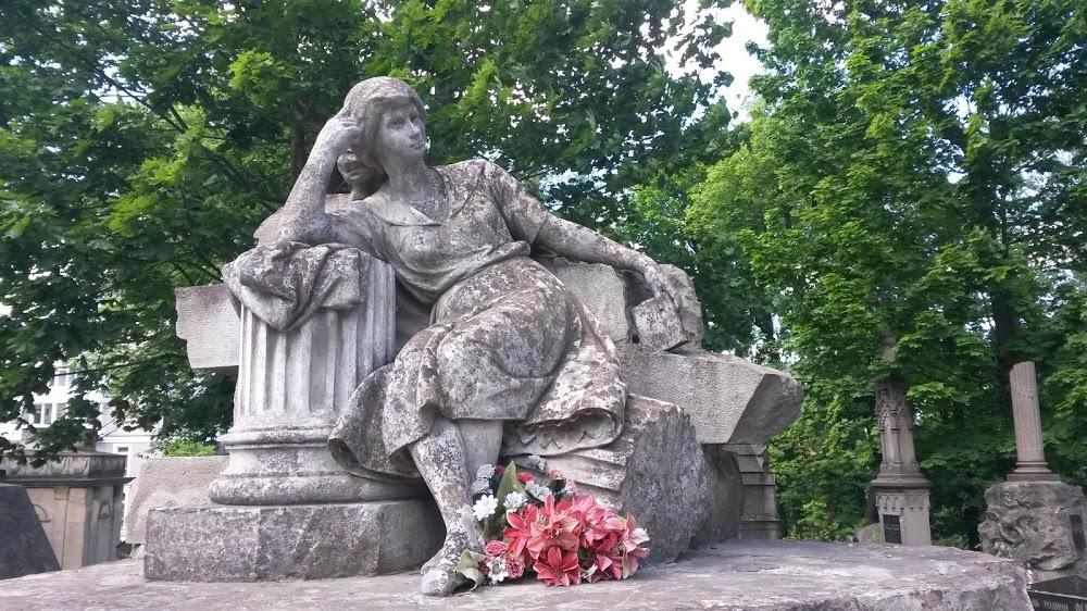 У Львові закінчуються місця для поховань.