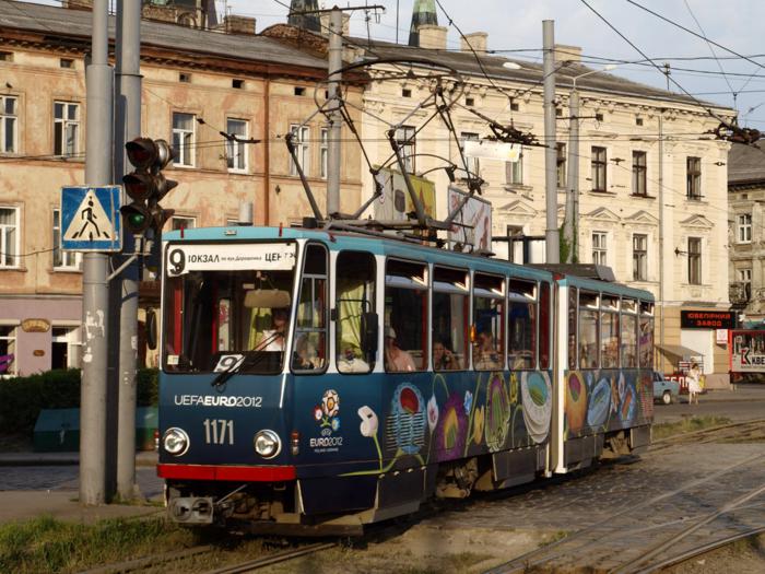 Львівські трамваї №2 і №9 частково змінили маршрути. Фото умовне.