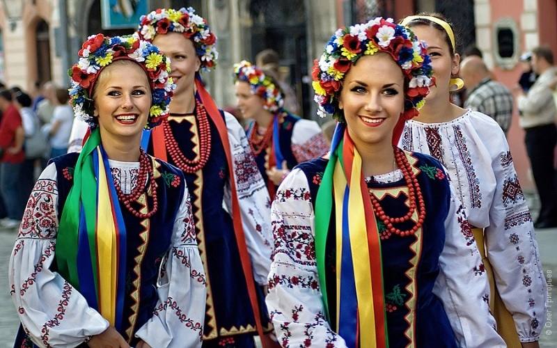 Львів'ян запрошують на фестиваль вишиванки.