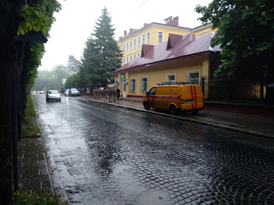 У Львові евакуювали військових академії сухопутних військ. Фото Ігор Зінкевич.