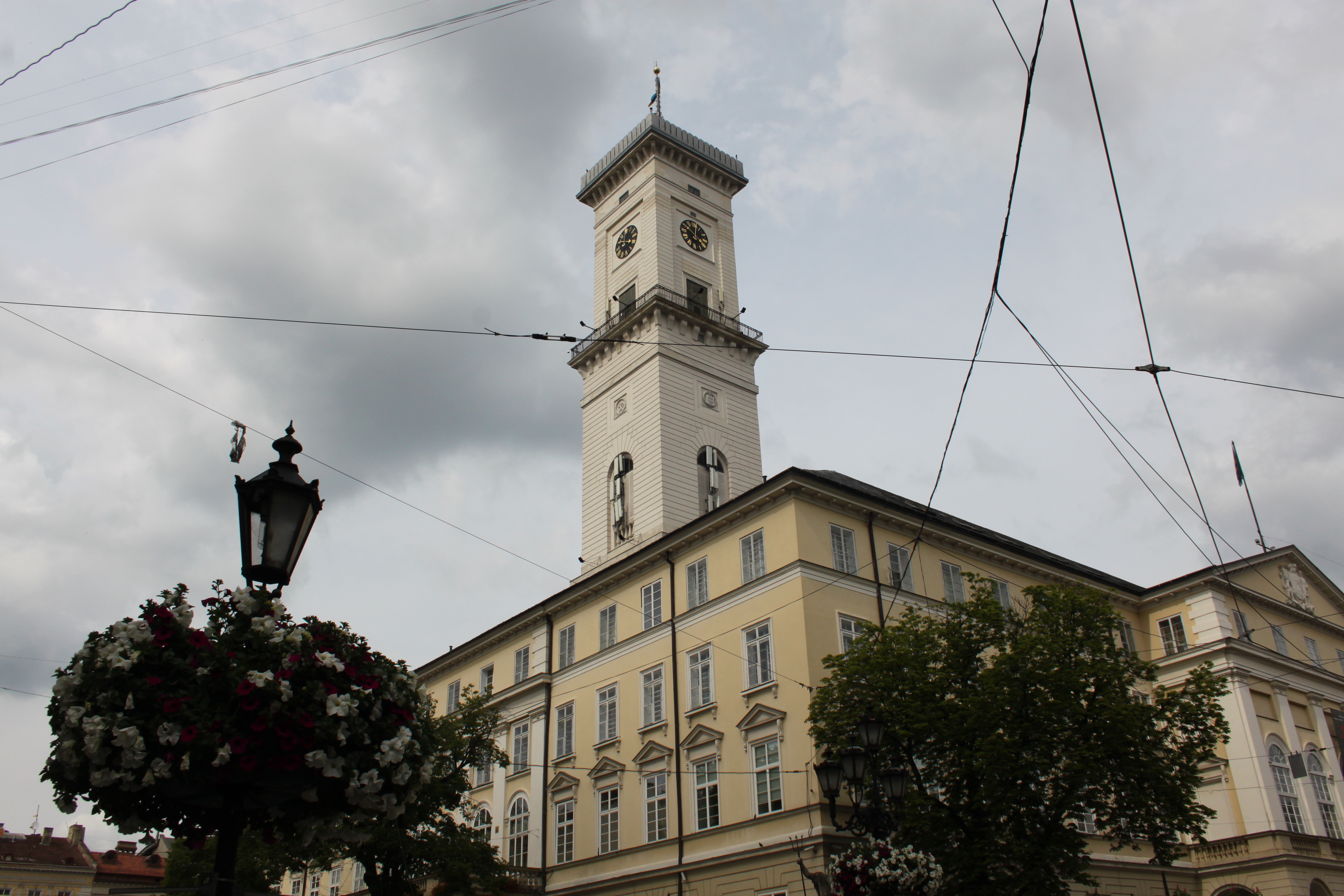 Вежу львівської Ратуші закрили для туристів.