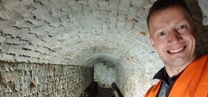 Неймовірні фото: львівські дослідники спустилися у бомбосховище біля реберні