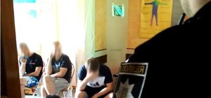 Зв’язували і карали: поліція викрила три реабілітаційні центри, де незаконно утримували людей