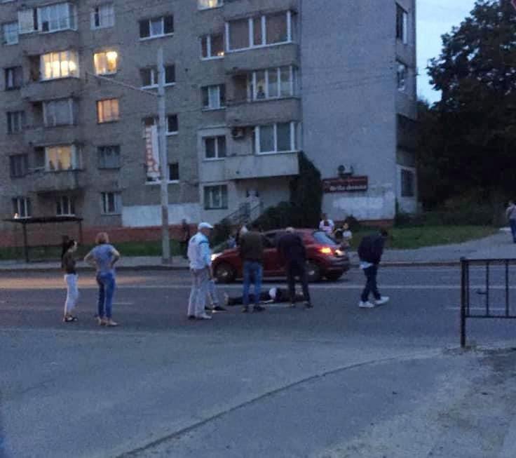У Залізничному районі Львова автомобіль насмерть збив пішохода