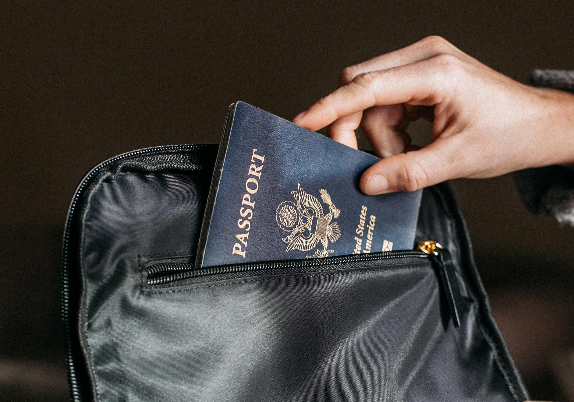 Мешканець Львівщини отримав перший паспорт у 34 роки