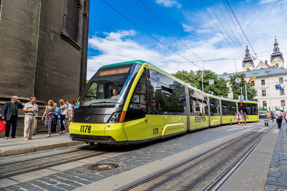 У львівських трамваях і тролейбусах рахуватимуть пасажирів