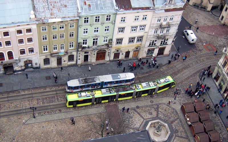 У Львові встановлюють рекорд з перетягування трамваїв. Фото умовне.
