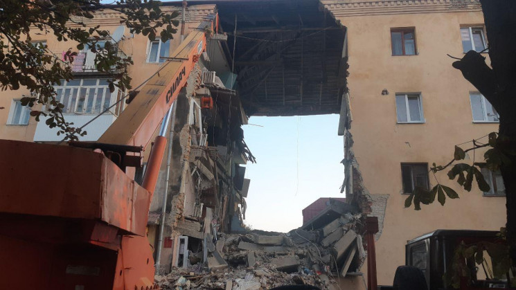 У Дрогобичі внаслідок вибуху у будинку загинули дві людини, семеро – у лікарні, серед них – четверо дітей. 
