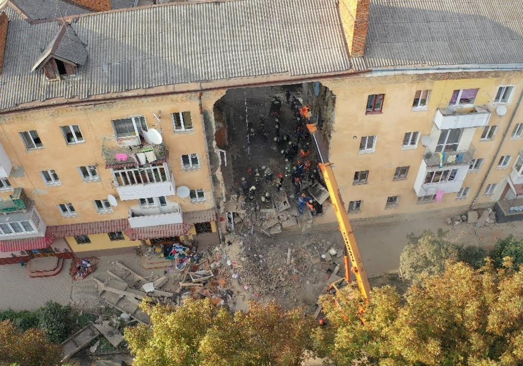 Опублікована відеохронологія операції порятунку людей з-під завалів у Дрогобичі.