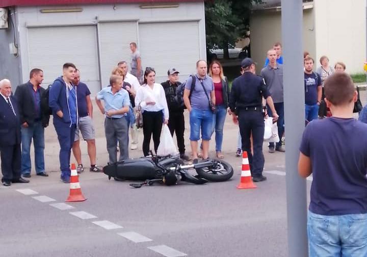 У Львові водій маршрутки збив мотоцикліста