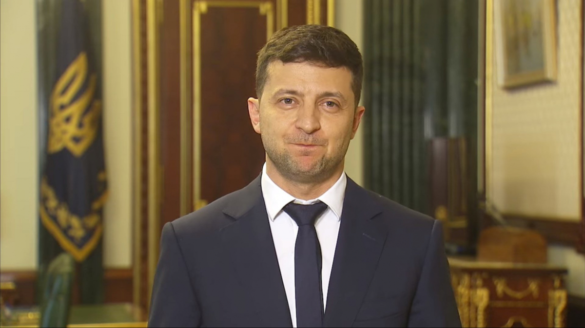 Суд відмовив львівському активісту у перекладі виступу Володимира Зеленського українською мовою.