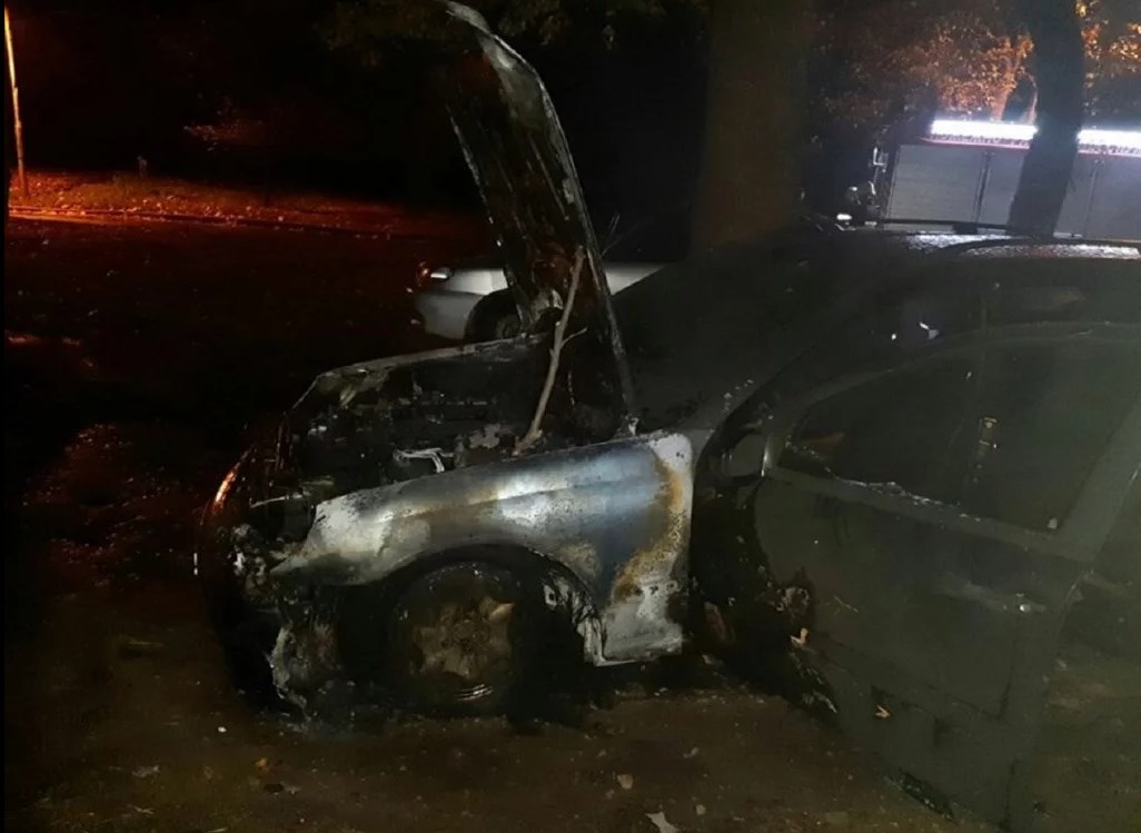 У Львові загорівся автомобіль на вулиці Петлюри
