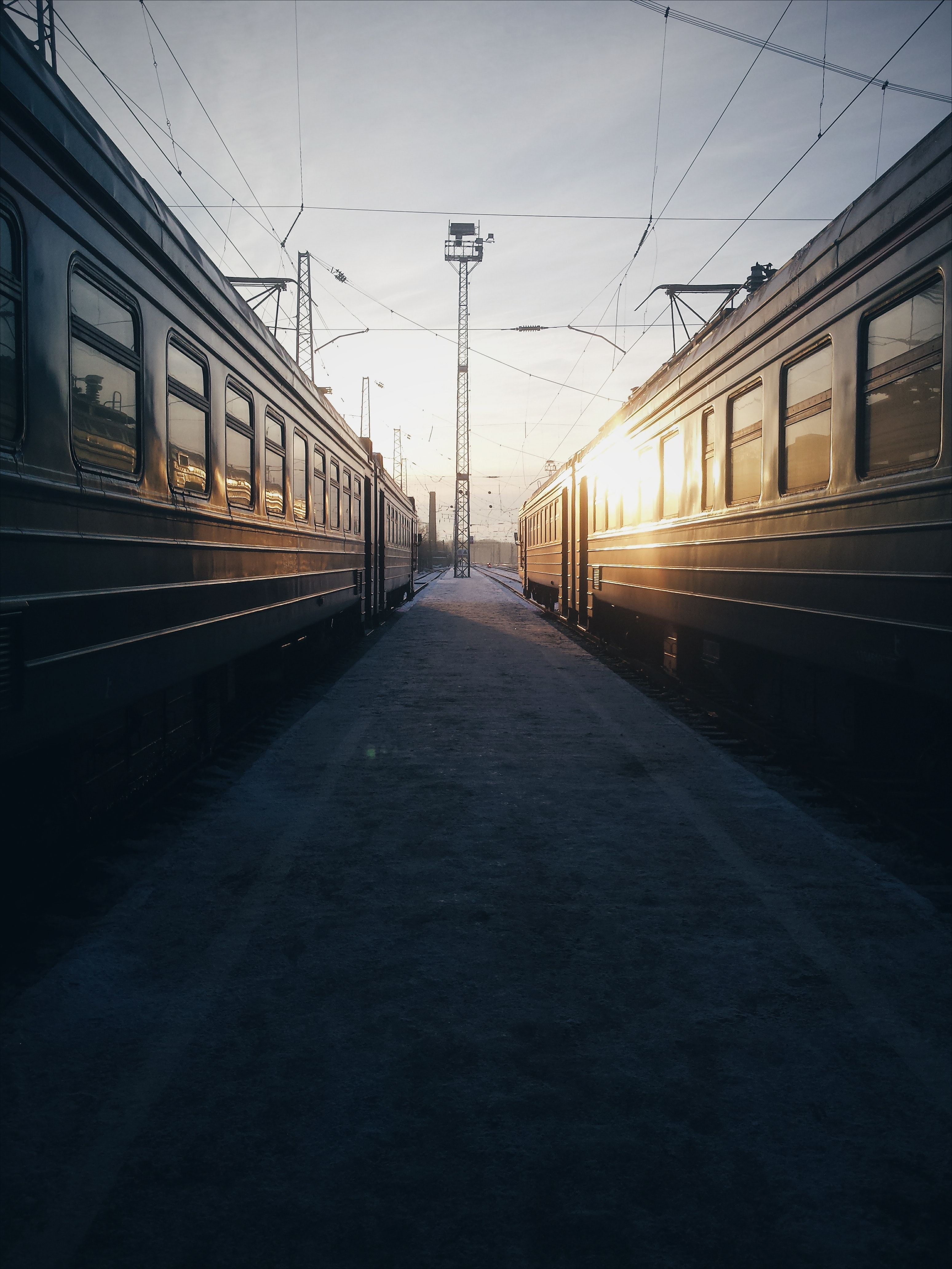 На залізничному вокзалі у Львові внаслідок ураження струмом загинув підліток