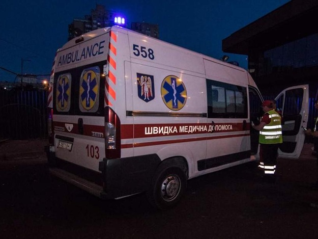 На Стуса у Львові автомобіль збив жінку з дитячим візочком