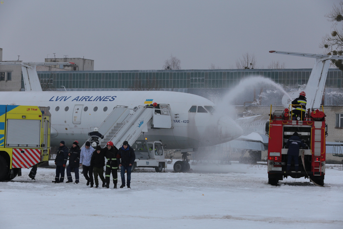 У четвер, 12 грудня, диспетчер аеропорту "Львів" отримав повідомлення про замінування. Фото умовне.