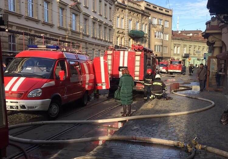 У центрі Львова виникла пожежа