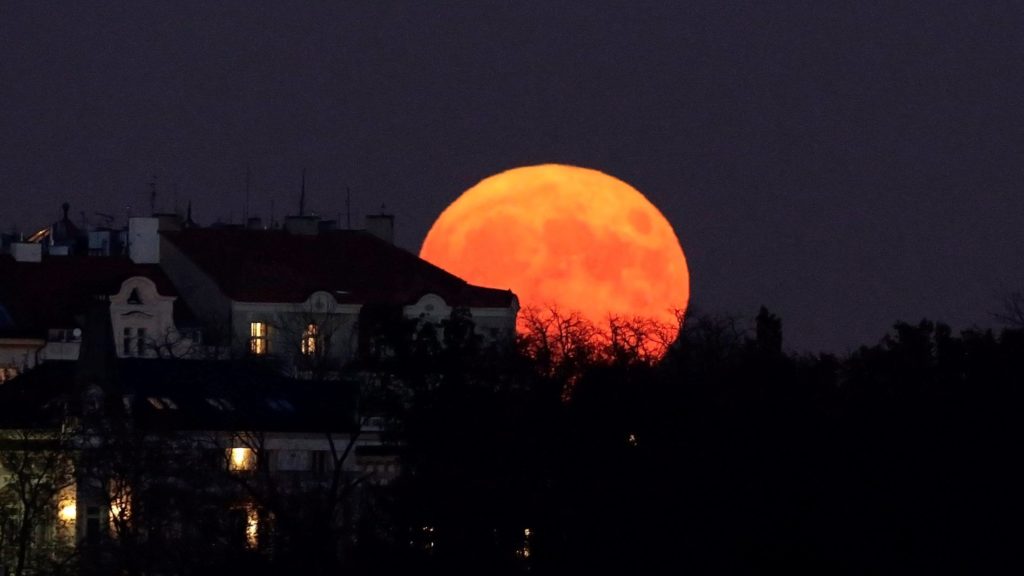 10 січня львів’яни спостерігатимуть місячне затемнення.