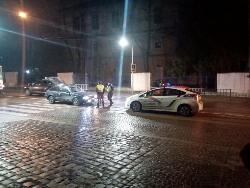На вулиці Личаківській 22 січня автомобіль збив жінку: фото