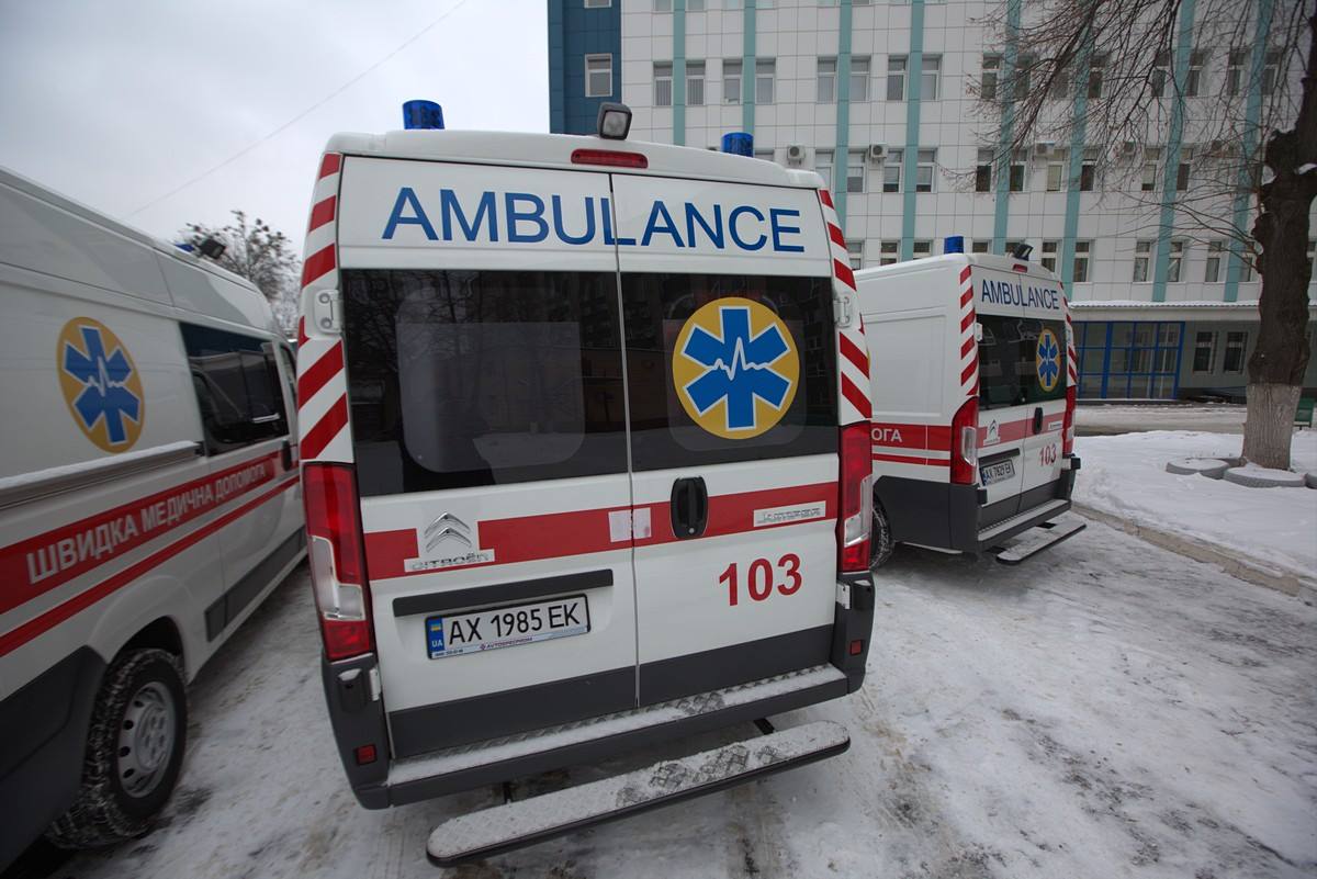 У Львові потрапив в аварію автомобіль "швидкої", постраждали лікарі і водій.