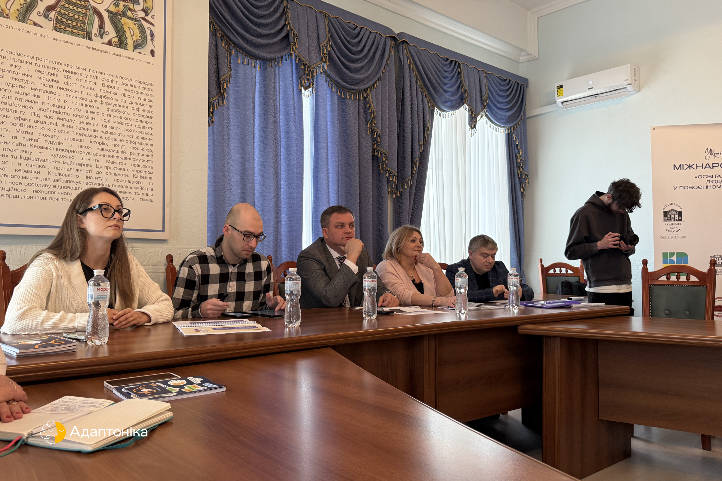 Тривожність, пригніченість, стрес: у ГО “Адаптоніка” показали, наскільки по-різному чоловіки й жінки переживають реалії війни