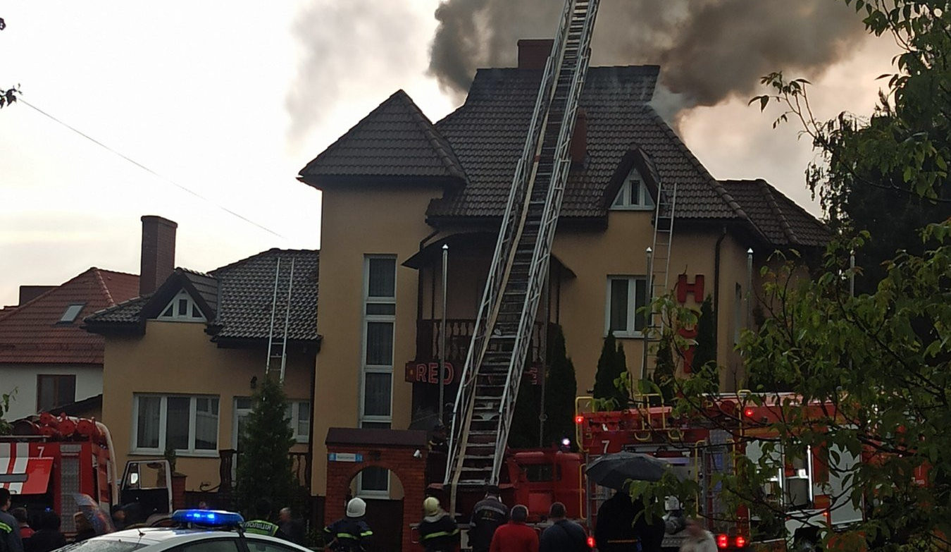 Пожежа у трускавецькому готелі "Red stone". Фото: 03247.com.ua.