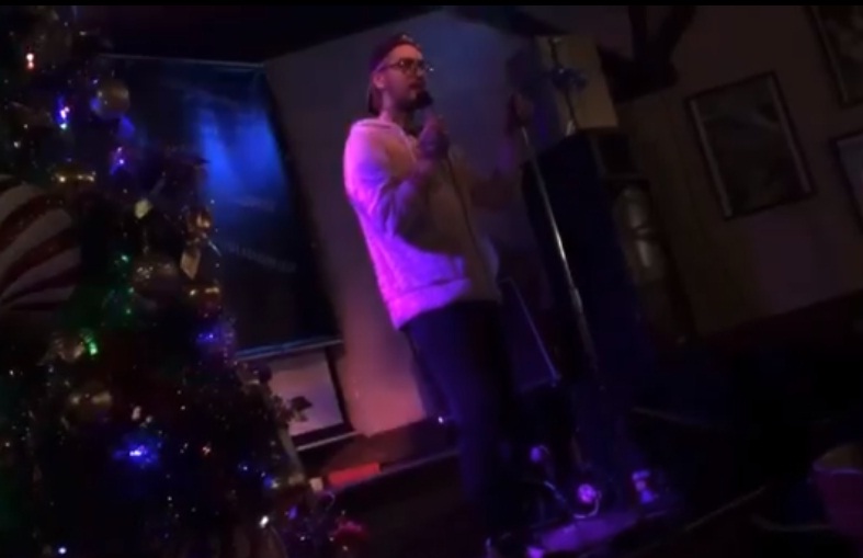 Львівський стендапер поглумився над пам'яттю Небесної Сотні. Фото: скріншот із відео