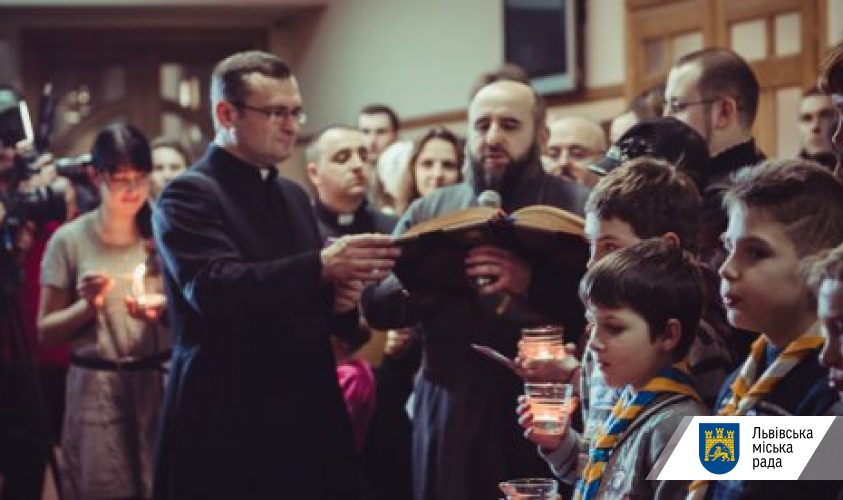 За хворих і припинення епідемії: у Львові виставлять унікальну фігуру Богородиці.