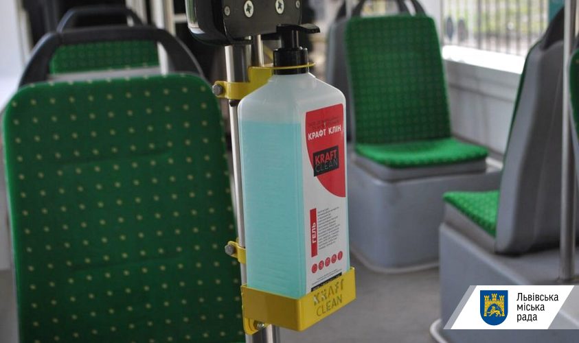 У всіх вагонах електротранспорту встановили дезінфектори. Фото: Львівська міськрада.