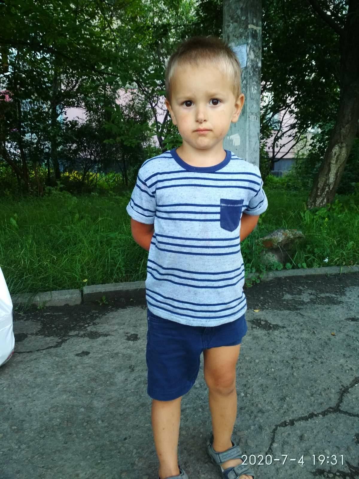 На Топольній у Львові знайшли хлопчика. Фото: "Варта 1".