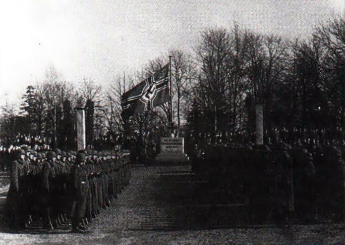 У 1941-1944 роках тут ховали солдатів та офіцерів німецької армії. Німецький День полеглих. 1942 рік. Фото: Фотографії старого Львова