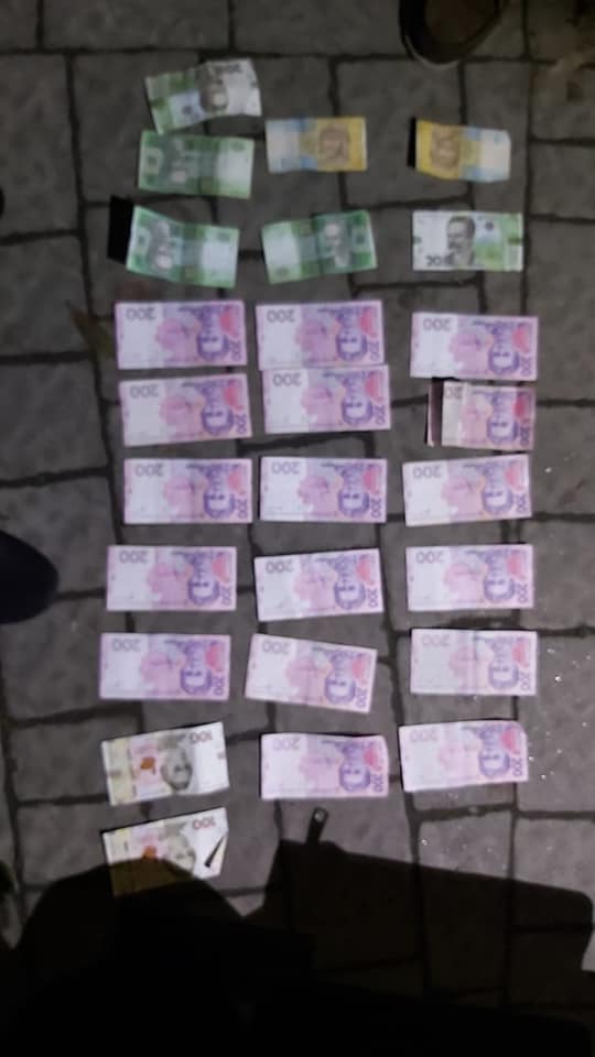 Один проти чотирьох: на Богдана Хмельницького підрізали перехожого і забрали всі гроші. Фото: поліція Львівщини