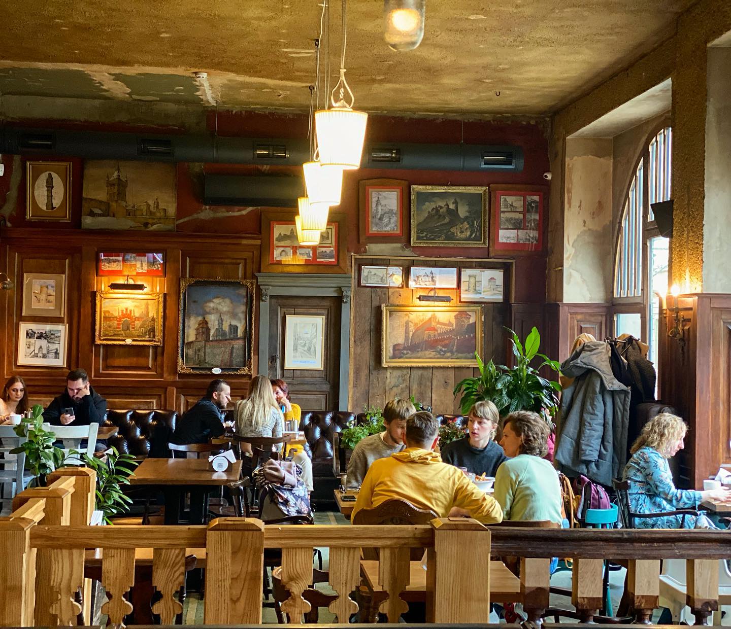 У Львові закрили популярний ресторан галицької кухні &laquo;Ґвара&raquo; Фото: facebook.com/Gwara - Ґвара