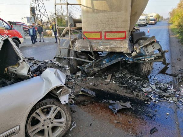 Жахлива автотроща у Червонограді: двоє загинули, третій &ndash; у реанімації. Фото: ДСНС Львівщини.