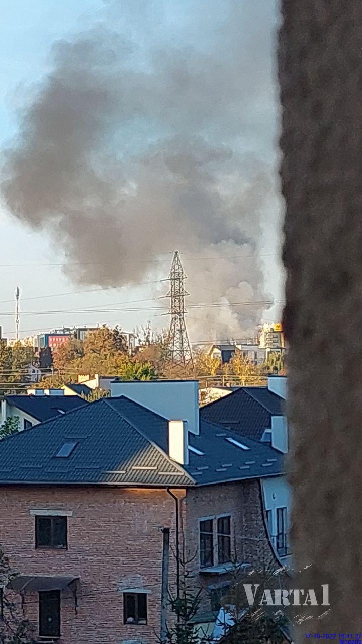 Над Львовом помітили густий чорний дим &mdash; що сталося.